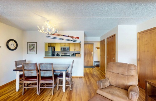 Copper Mountain Village Apartment | Center Village Studio w/Sun Room, Kitchen, & Shared Hot Tub - Walk to Lift
