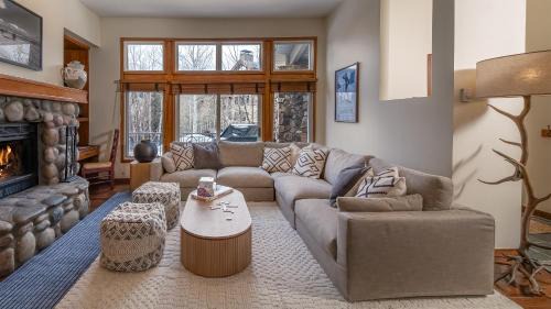 Highlands Townhomes House | Chalet Verve