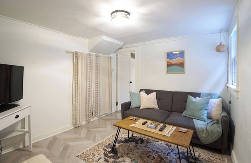 Cheesman Park Apartment | Charming 1-bedroom garden level apartment in Denver historic neighborhood