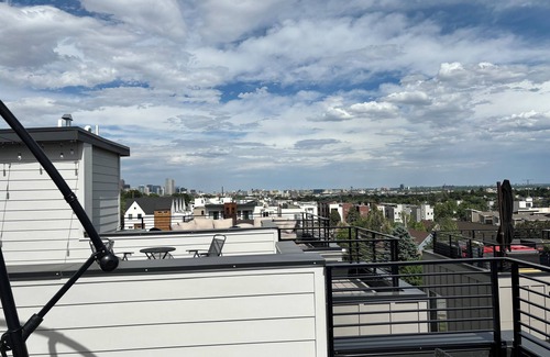 West Colfax House | Charming 2-bedroom townhome with superb rooftop patio views, AC, and internet