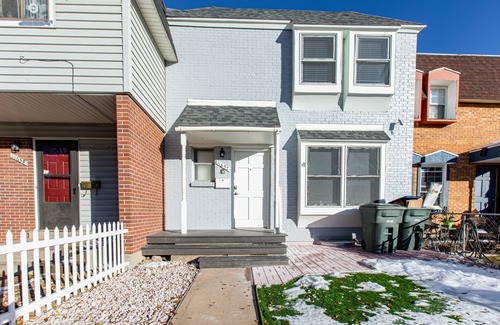 Northglenn House | Charming 4-bedroom Townhouse 25 min from Denver