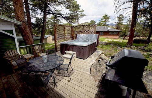 Estes Park Cabin | Charming cabin, next to National Park