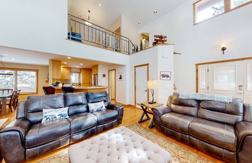Twin Creek Village House | Charming dog-friendly mountain home with hot tub, golf nearby, & enclosed yard
