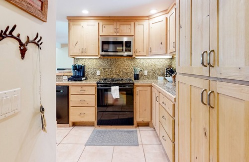 Twin Creek Village House | Charming dog-friendly mountain home with hot tub, golf nearby, & enclosed yard