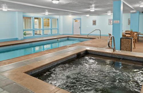 Historic District House | Chic 2BDR Downtown Condo Walk Everywhere