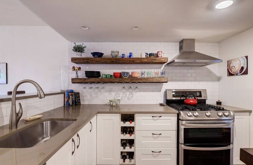 Green Meadows House | Chic Townhome ~ 5 min drive to Pearl ~ Game Room