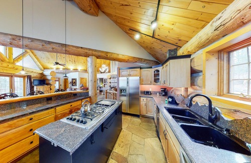 Summit Cove House | Classic Log Cabin w/Private Hot Tub, Sauna, & Billiards Room - Skiing Nearby