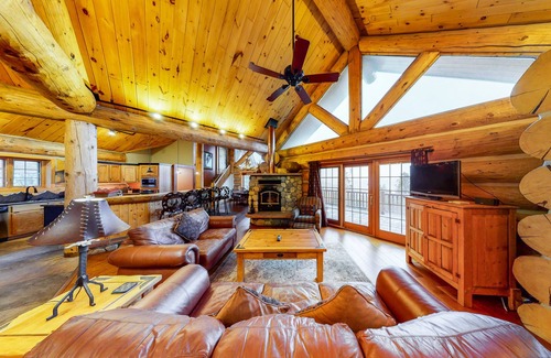 Summit Cove House | Classic Log Cabin w/Private Hot Tub, Sauna, & Billiards Room - Skiing Nearby
