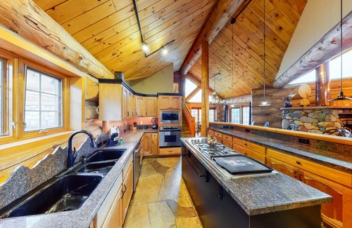 Summit Cove House | Classic Log Cabin w/Private Hot Tub, Sauna, & Billiards Room - Skiing Nearby