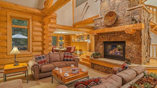 Peak 8 House | Clifton Lodge