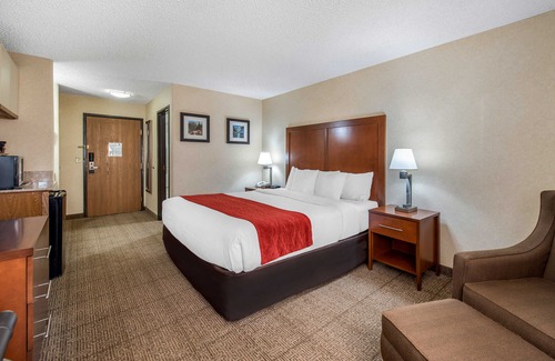 Heather Gardens Hotel | Comfort Inn Denver Southeast