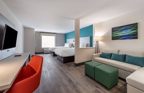 Colorado Springs Hotel | Comfort Suites Colorado Springs East -Medical Center Area