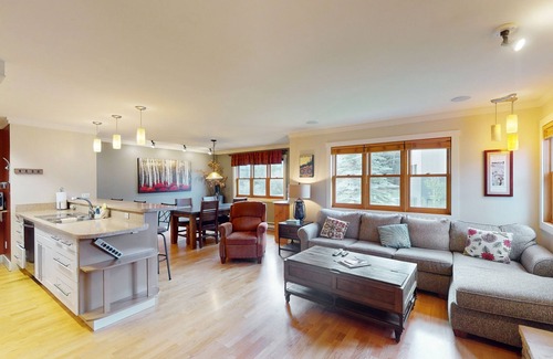 Steamboat Springs Condo | Comfortable and Welcoming Condo Near Lifts w/Shared Hot Tub, Free WiFi