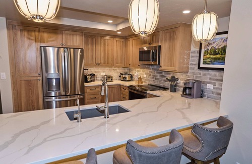 Peak 9 Condo | COMPLETE REMODEL Spacious 2 Bedroom w/Mountain View! Best location in Breck!