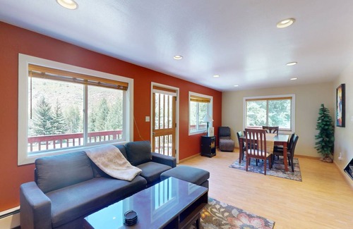 Intermountain Condo | Condo ∙ 2 bedrooms ∙ 7 guests