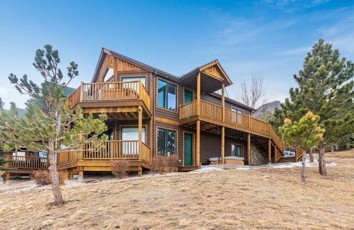 Estes Park Condo | Condo ∙ 2 bedrooms ∙ 6 guests