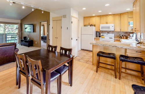 Carbondale Condo | Condo ∙ 3 bedrooms ∙ 6 guests