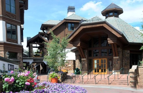 Beaver Creek Condo | Condo just steps to Village & shops, year-round pool, media room access