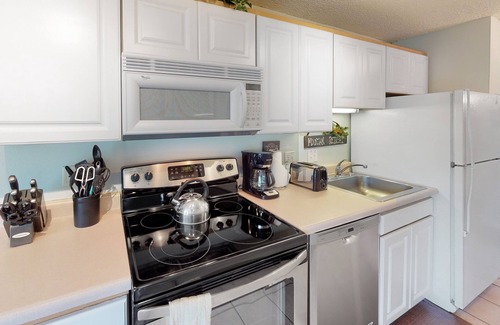Steamboat Springs Condo | Condo w/mtn views, shared hot tub, sauna & heated outdoor pool
