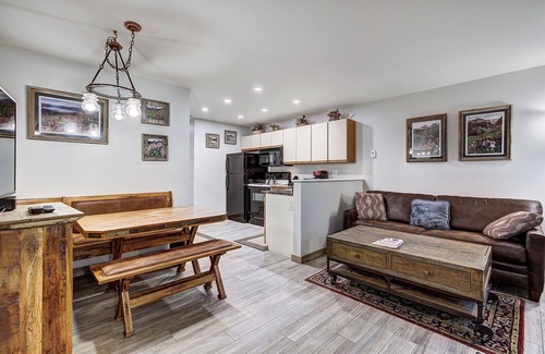 Four O'Clock Condo | Condo with ski in/ski out access and Shared Hot Tub in Prime Location!