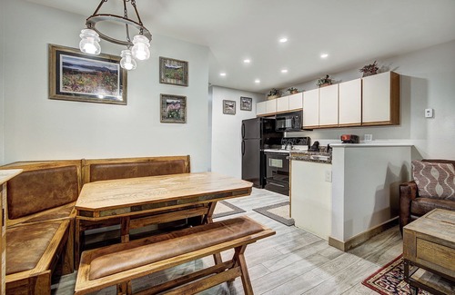 Four O'Clock Condo | Condo with ski in/ski out access and Shared Hot Tub in Prime Location!