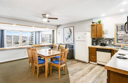 Silvercreek House | Convenient Home Walking Distance to Granby Ranch with Free WiFi & Gas Fireplace