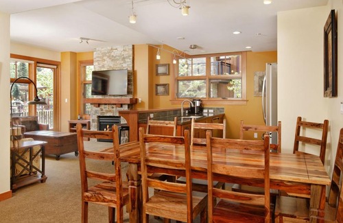 Snowmass Village Apartment | Corner 3BR Condo Facing the Slopes