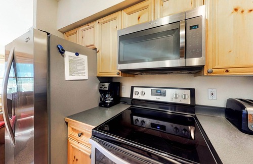 Mountain House Condo | Corner condo with hot tub & private washer/dryer - steps from the slopes