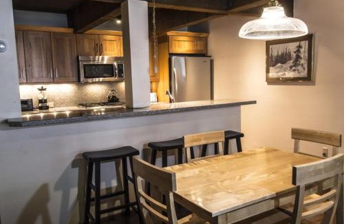 Aspen House | Cottonwoods Unit 1F, Stylish Condo with Excellent West End Location, Wood-Burning Fireplace