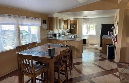 Johnstown House | Country Living Close to Everything!