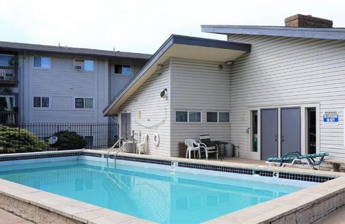 Northeast Colorado Springs Apartment | Cozy 2 bedroom 1 bathroom home with Pool - family/chidren friendly