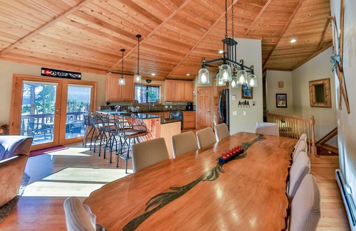 Fraser House | COZY, 3500 sf w/lots of Trees, 5 big bedrooms, 3 baths, 4 miles to Winter Park