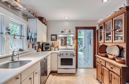 North Boulder House | Cozy 3BR house in N. Boulder with WiFi, 4 parking spots, and fenced yard.