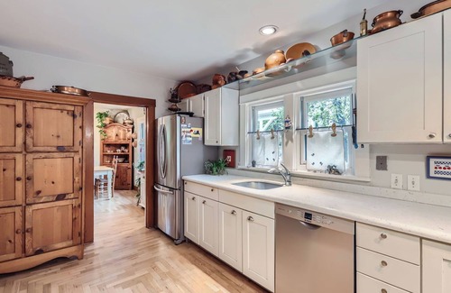 North Boulder House | Cozy 3BR house in N. Boulder with WiFi, 4 parking spots, and fenced yard.