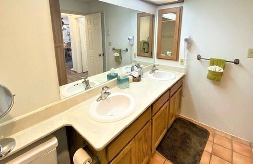 Purgatory Condo | Cozy and Charming Condo with Mountain Views, Just 1 Mile to Purgatory Ski Resort