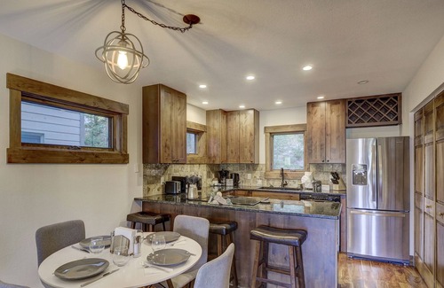 Baldy Mountain Condo | Cozy Breck Condo w Mountain Views and at the Bus Stop