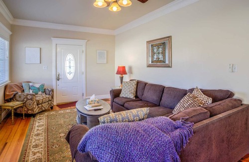 Colorado Springs House | Cozy Cottage Retreat Near Downtown Colorado Springs
