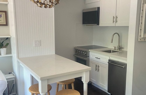 Aspen Apartment | Cozy Downtown Aspen Studio - Oct & Nov SPECIAL - 8th night free
