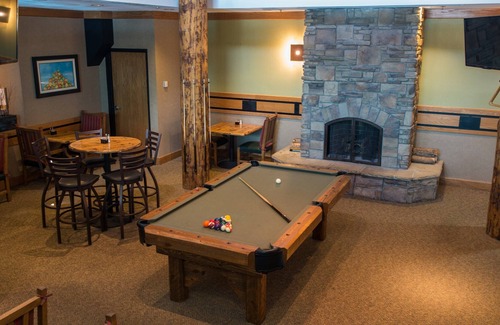 Crested Butte Condo | Cozy + Elegant Mountain Condo with Sauna Access!