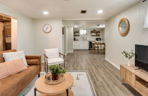 Hanna Farm Neighbors Apartment | Cozy Fort Collins Escape < 2 Mi to Downtown!