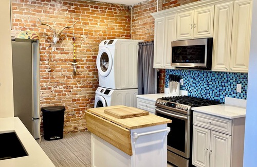 Five Points House | Cozy Historic Brick Home near coors field close to lower Larimer St., n