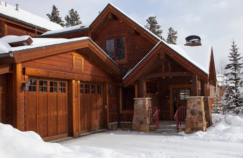 Peak 8 Condo | Cozy Studio Condo with Gas Fireplace