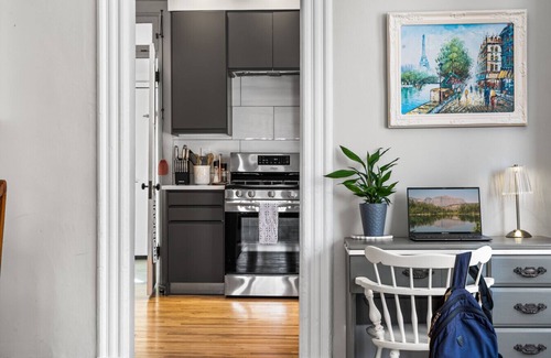 Baker Apartment | Cozy Victorian | King Bed, Private Yard, Walk to SoBo Restaurants