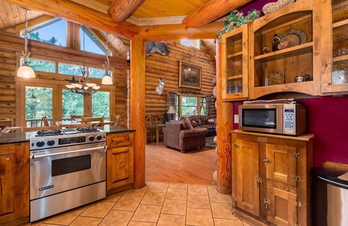 Carriage Hills House | Creekside Retreat - Beautiful Log Cabin Home with Hot Tub - 20-NCD0202