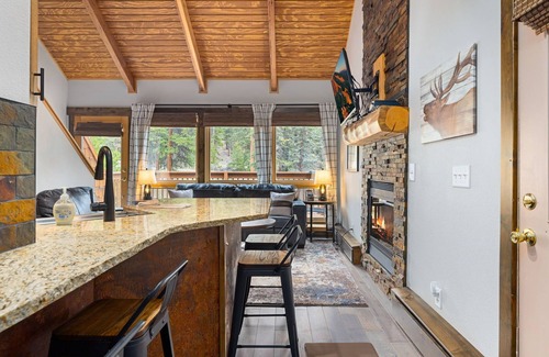 Fall River Estates Condo | Creekside Suite 09 River View!