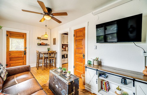 Manitou Springs Condo | Deck & Fire Pit: Manitou Mountain Retreat