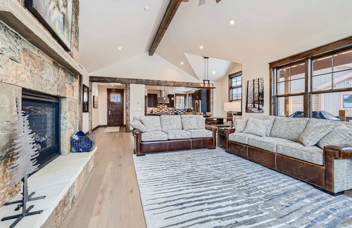 Baldy Mountain House | Deere Retreat Home: Hot Tub, Stylish