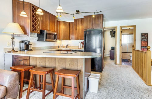 Dillon Condo | Dillon Reservoir On-Site: Central & Scenic Condo!