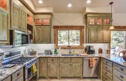 Salida House | Dog friendly Monarch Retreat & Cottage