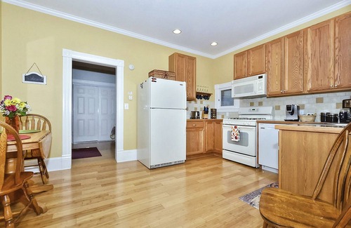 Central Colorado Springs House | Downtown Charming Mini-Victorian w/Garage